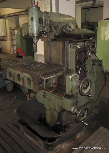 Frézka nástrojářská ALG 200 (Frezka nastrojarska ALG200PRVOMAJSKA (11).JPG)